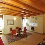 La Corte Dei Limoni